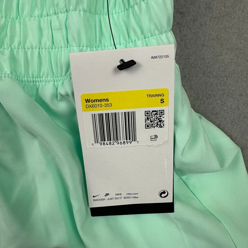 Nike Swift Running Shorts Women Small Green Dri-FIT Reflective Training Lining S